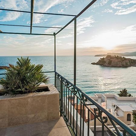 Hotel Azimut Светі-Стефан Екстер'єр фото