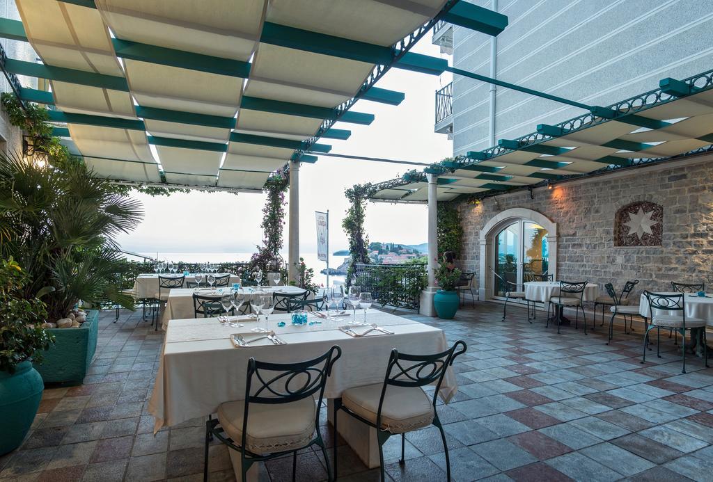 Hotel Azimut Светі-Стефан Екстер'єр фото