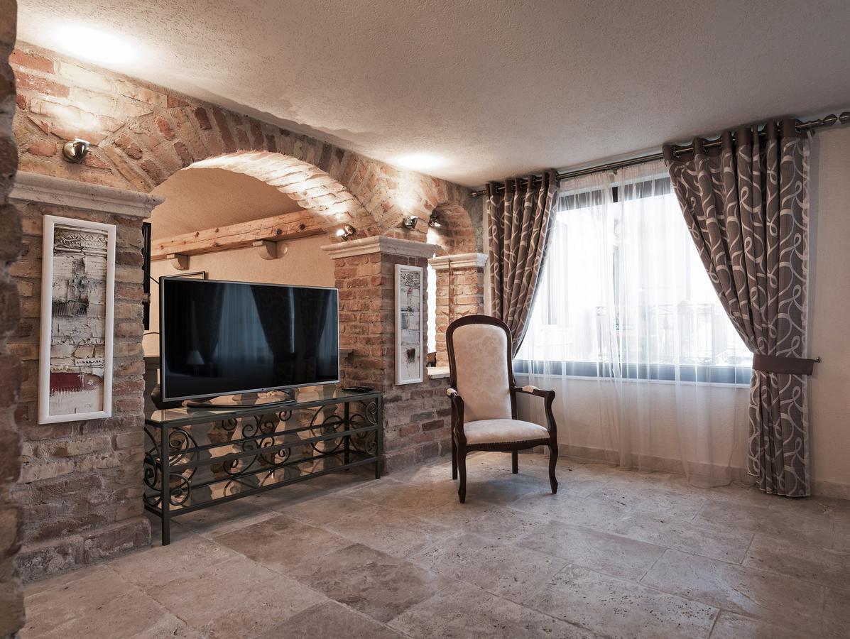 Hotel Azimut Светі-Стефан Номер фото