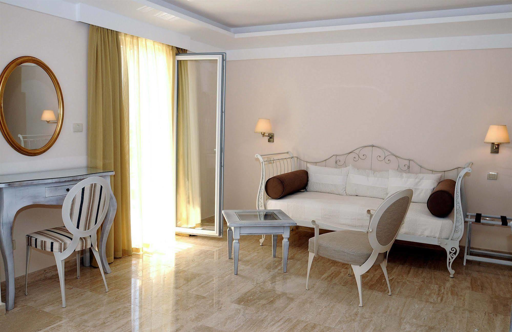 Hotel Azimut Светі-Стефан Екстер'єр фото