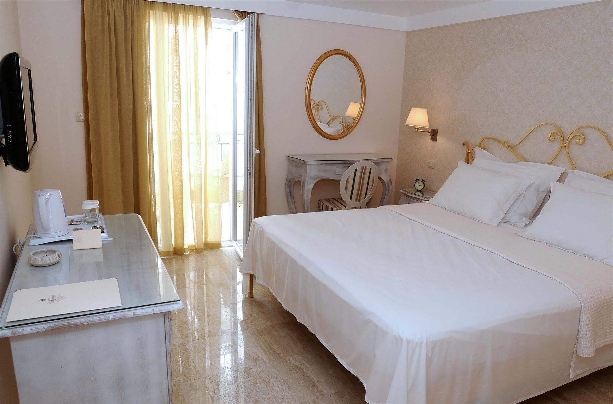 Hotel Azimut Светі-Стефан Екстер'єр фото