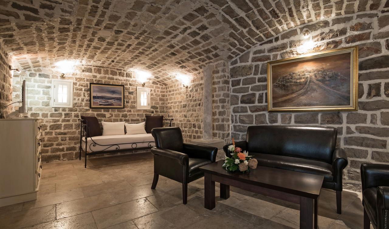 Hotel Azimut Светі-Стефан Екстер'єр фото
