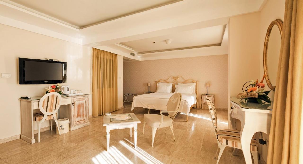 Hotel Azimut Светі-Стефан Екстер'єр фото