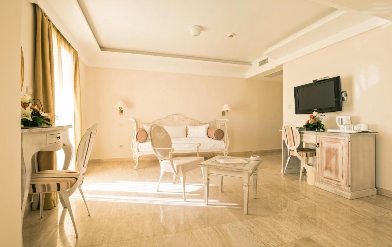 Hotel Azimut Светі-Стефан Екстер'єр фото